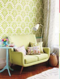 03-patterned-greenery-wallpapers-and-a-seat-for-a-living-room