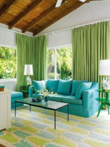 06-bold-living-room-decor-with-patterned-greenery-curtains